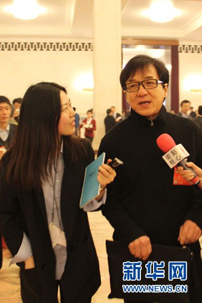 政协委员时间都去哪儿了成龙做慈善朱军陪家人