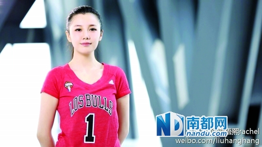 世界杯直播女主持怎突围而出?长得漂亮是王道