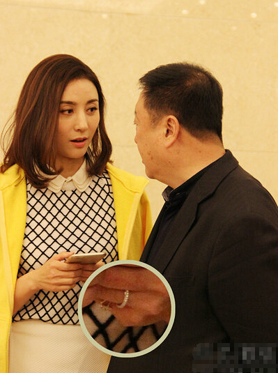 合肥欢乐城诈骗案开庭 80后女老板含笑受审