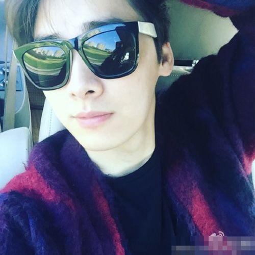 双胞胎儿子出院 林志颖告别睡沙发床的日子(图