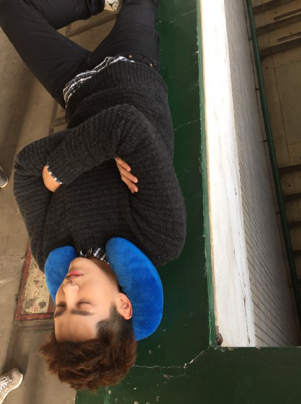 网曝陈伟霆蔡卓妍因聚少离多分手 经纪人否认