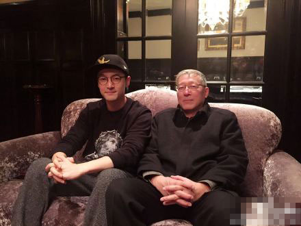 合肥长丰县十万老乡春节期间 忙销草莓