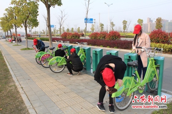 二中河西校区:小红帽的一天 青年志愿者风采掠