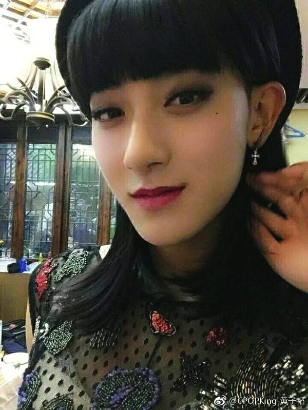 黄子韬扮女装惊艳,为挑战朱碧石还秀出了大白