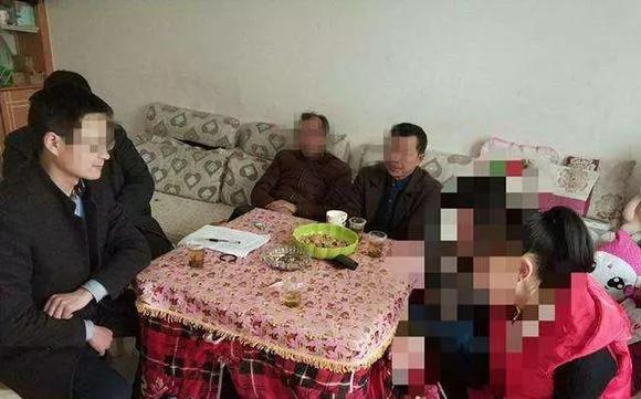 陕西15岁女孩开学没到校 被父母拉去订婚换彩