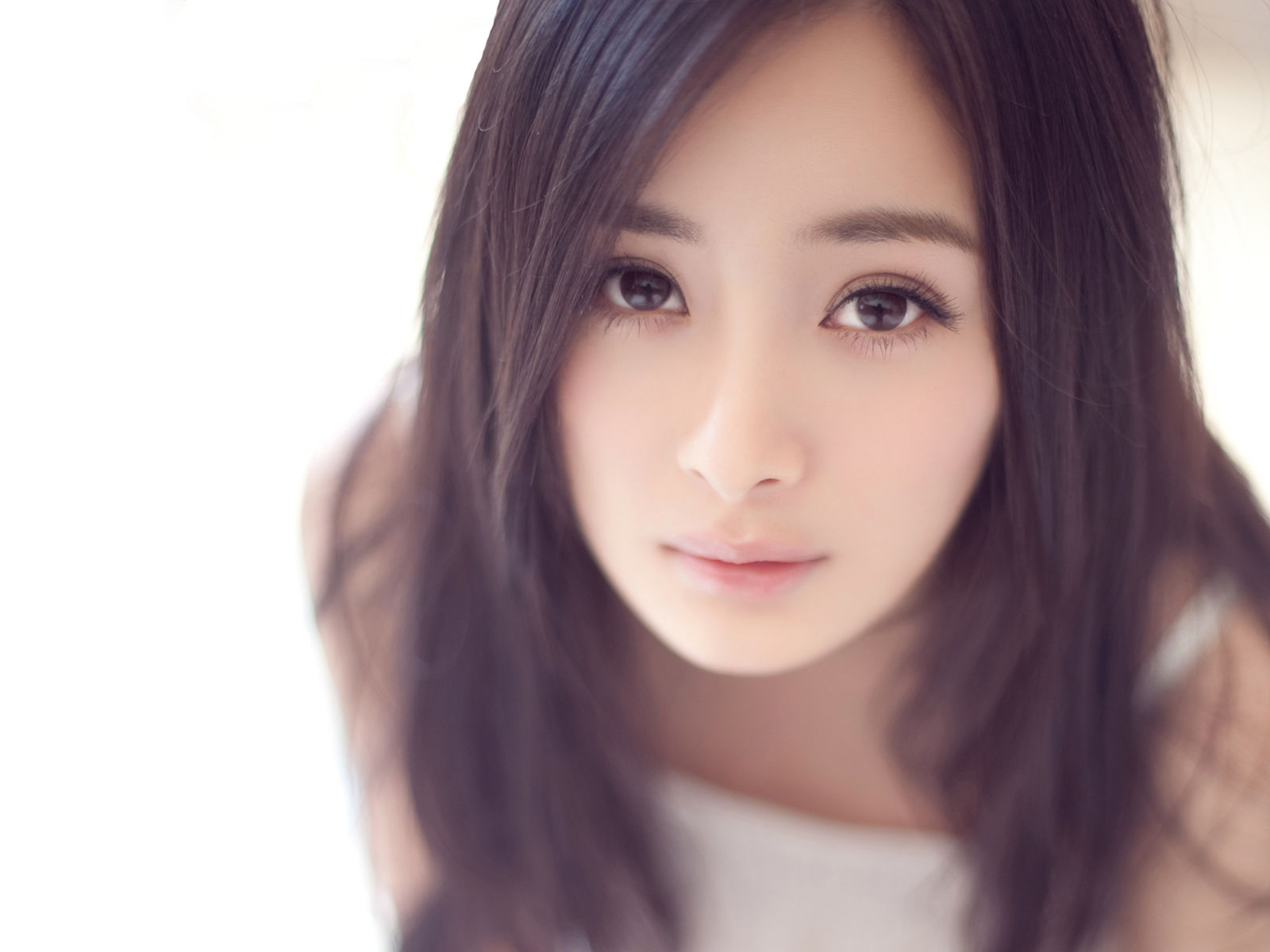 诈捐门新进展:李萌正式立案起诉杨幂公司