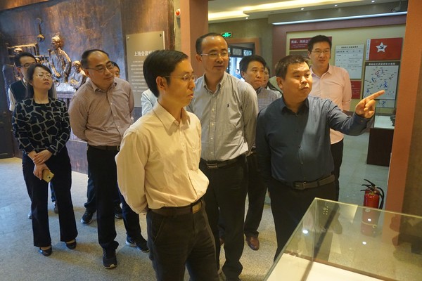 国家工信部政策法规司来我市调研