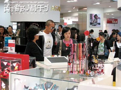 求一部<em>小说名字</em>,内容就是男女主闪电结婚,后来