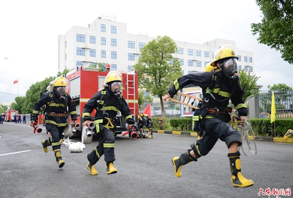 “火焰蓝”，赴汤蹈火护平安 