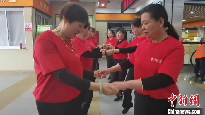 平均年龄55岁 浙江湖州 “菜场舞团”出道记