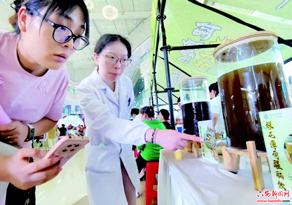 定制衣柜板材奈何样选？清晰这些不踩坑，别再被开胶下场干扰