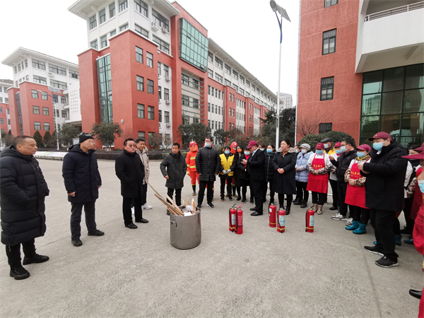 皖西中学组织开展消防安全演练活动