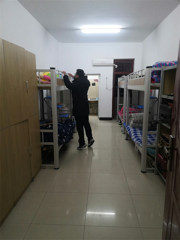 皖西中学高一年级部开展宿舍安全卫生大检查活动
