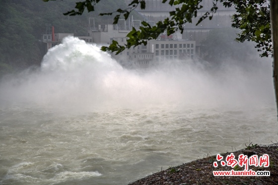 六安六大水库分别泄洪