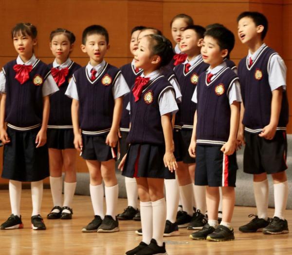 《夜空中最亮的星》被他们唱出了这个春天最动人的版本！