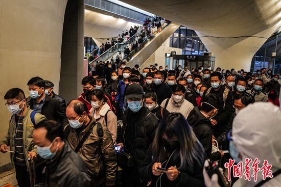 交通被激活商业在复苏…武汉市民开始回到正常生活