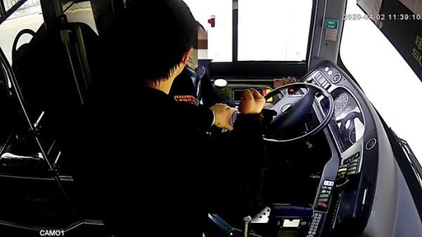 因被提醒戴口罩心生怒气 男子拳打公交司机被刑拘