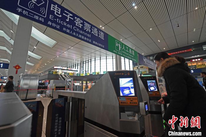 国铁集团：内地高铁和城际铁路将实现电子客票全覆盖