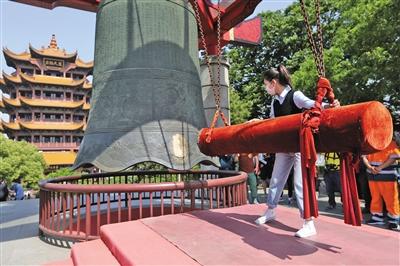 降票价、勤消毒、办展览 武汉黄鹤楼迎来重启时刻