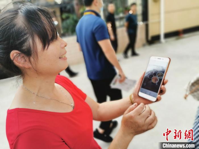 千村推行使用“公筷公勺” 浙江衢州掀“餐桌革命”