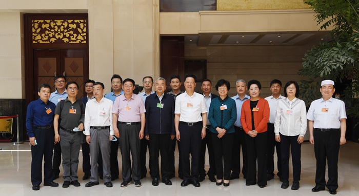 住皖全国政协委员启程赴京