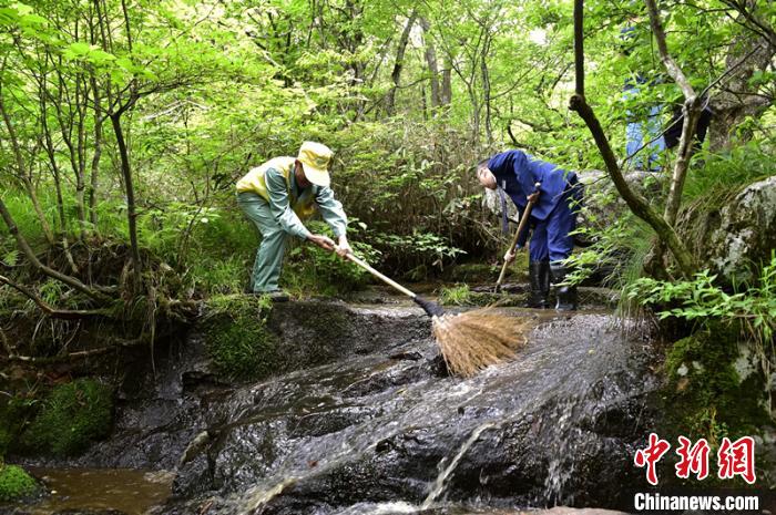 安徽黄山开展世界环境日主题活动 守护环境成旅客公约