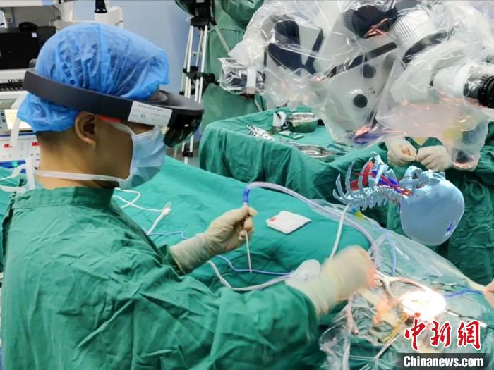 5G+混合现实技术湖南省级专家可实时远程指导基层医生手术