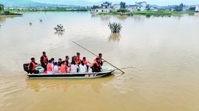 安徽人民奋力抗击灾害 江淮大地响起铿锵"抗洪歌"