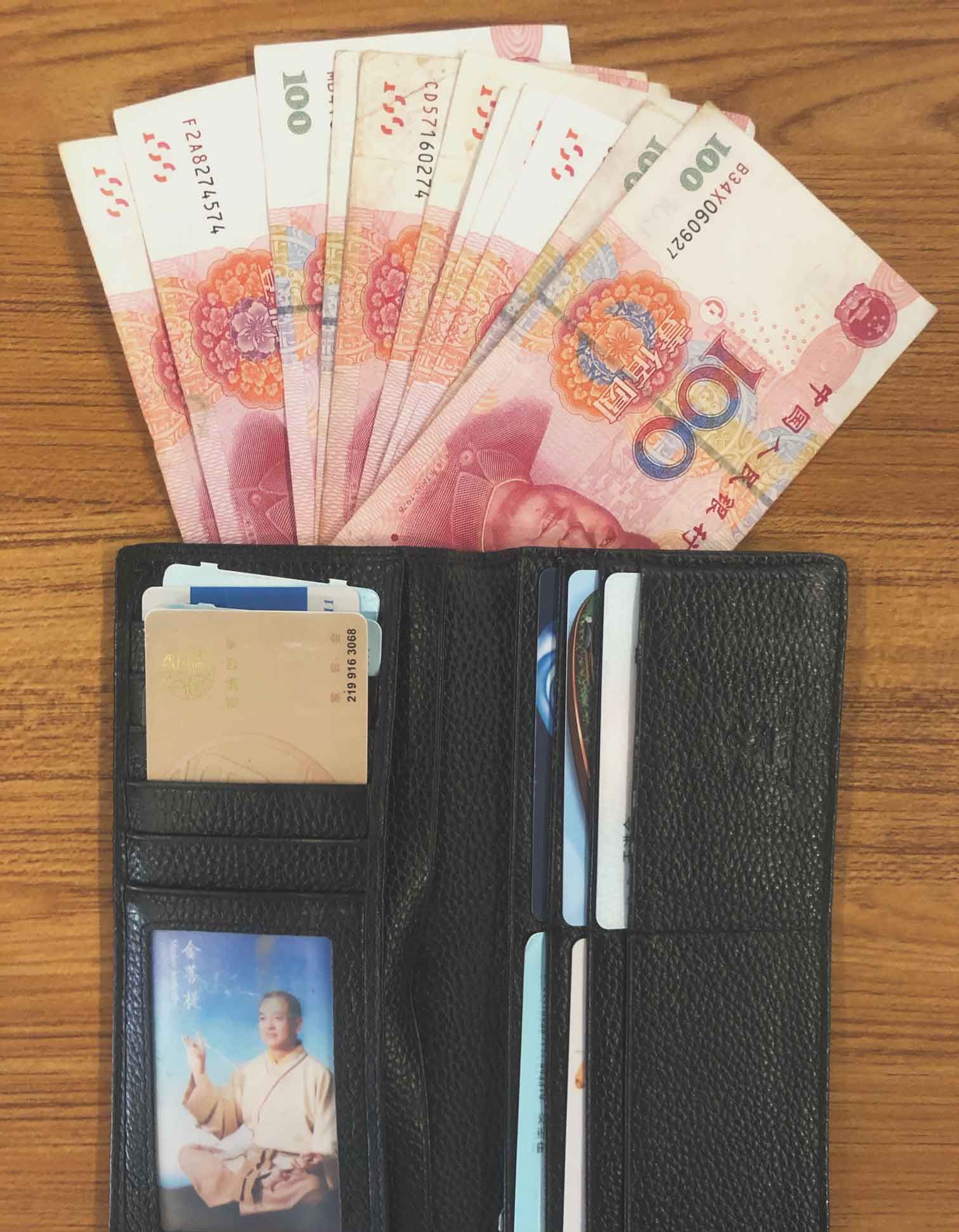 外地小伙钱包丢失 六安铁警“秒”寻失主