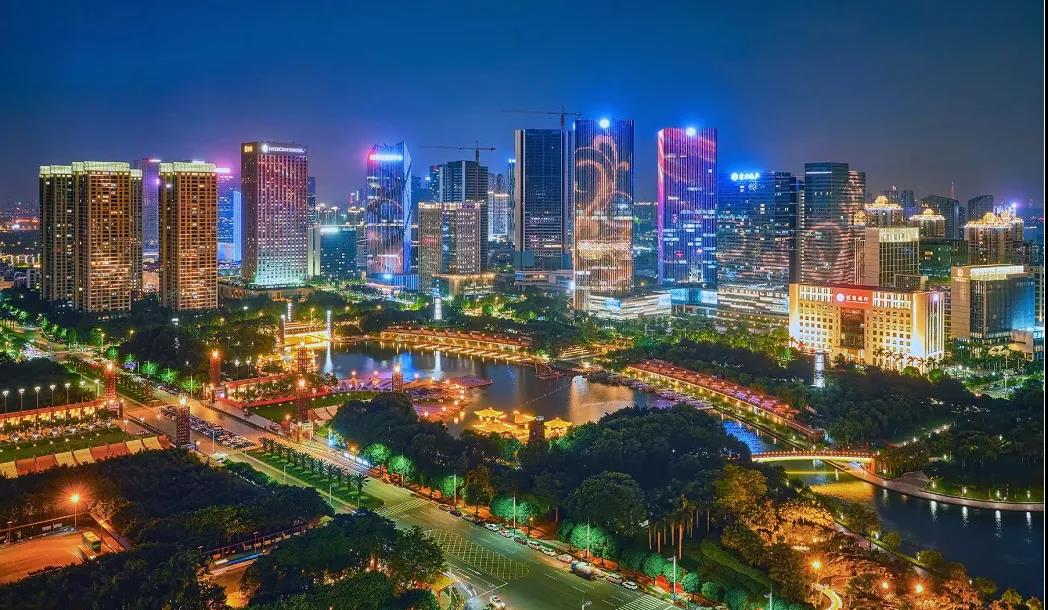 日暮华灯千重影！佛山千灯湖的夜，灯光璀璨！