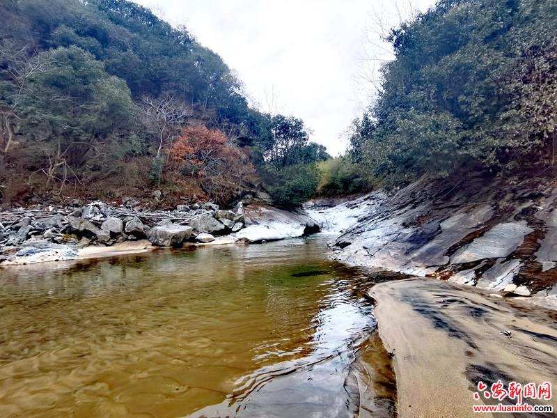 霍山漫水河镇：山水画廊龙井河