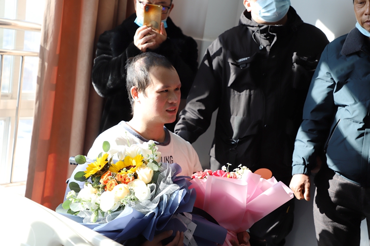 警察节特别报道 | 安远负伤民警张毅康复出院