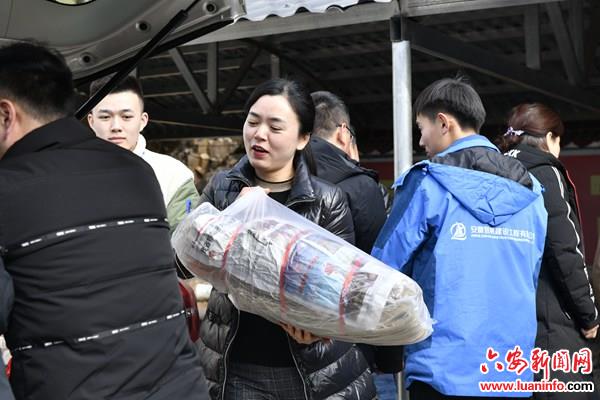 霍山漫水河镇扶贫年货助力脱贫攻坚