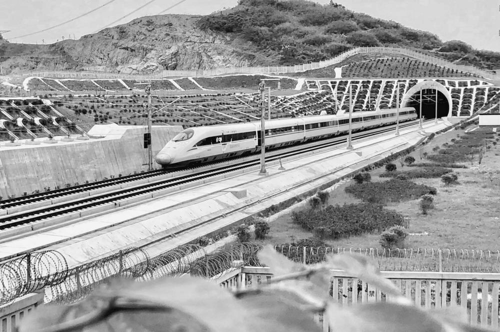 皖浙交界两地警务合作 安徽人可在浙江办户口