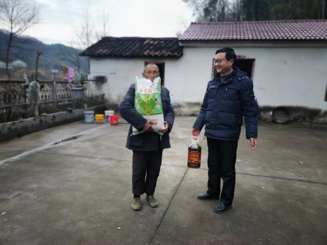 单龙寺镇：同频共振 过好幸福年