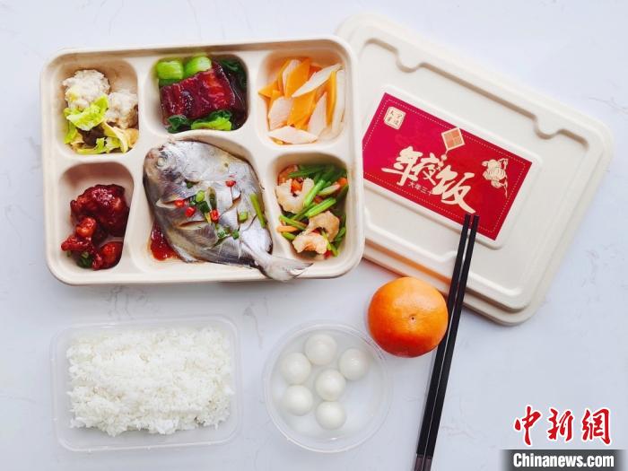 浙江多所高校推花式年夜饭：取消桌餐 倡导一人食