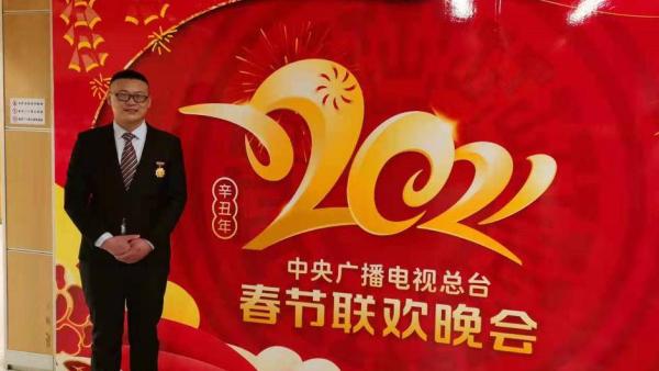 登上央视春晚的安徽小伙 有一段感人的爱情故事