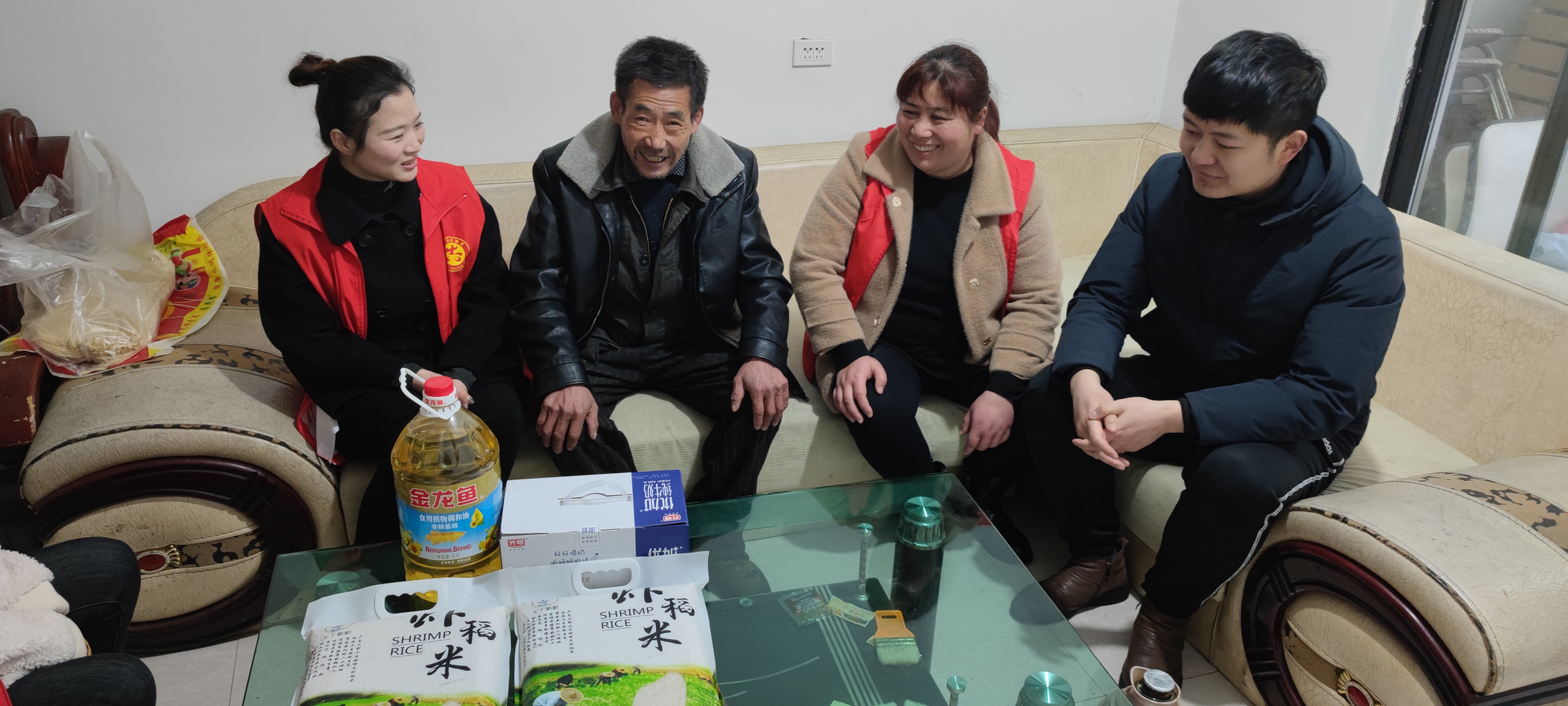 金寨县梅山镇江店社区新时代文明实践之  情暖江店迎元宵·凝心聚爱送温暖