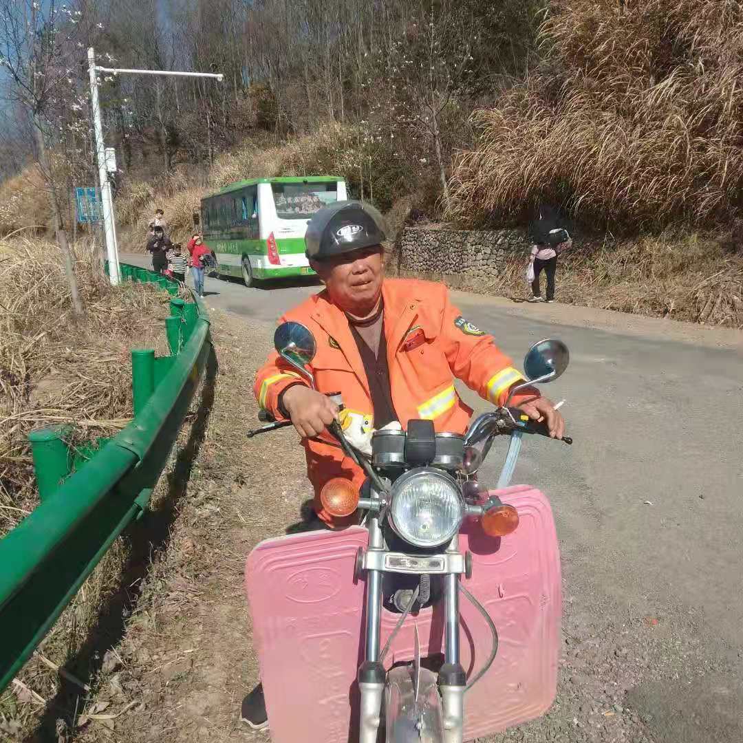 守护望春谷 让青山变金山 ------记生态护林员牛德福先进事迹