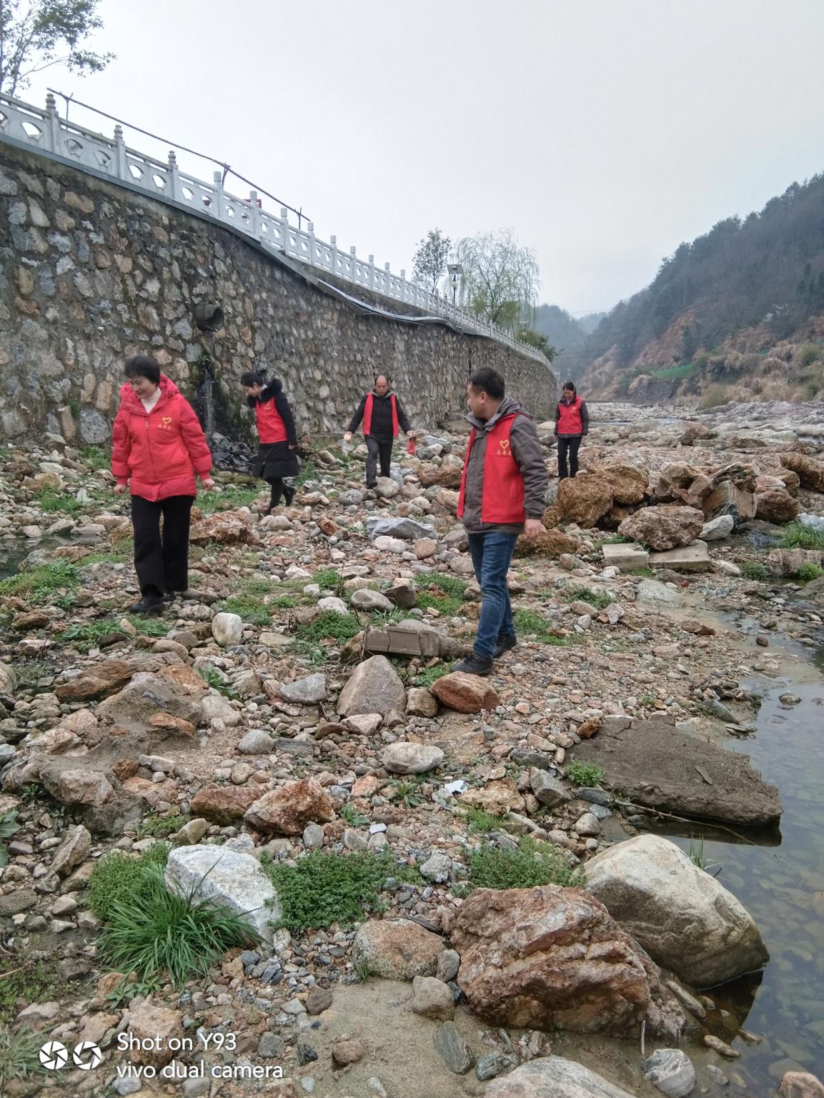 花石乡大湾村：关爱自然、保护山川河流