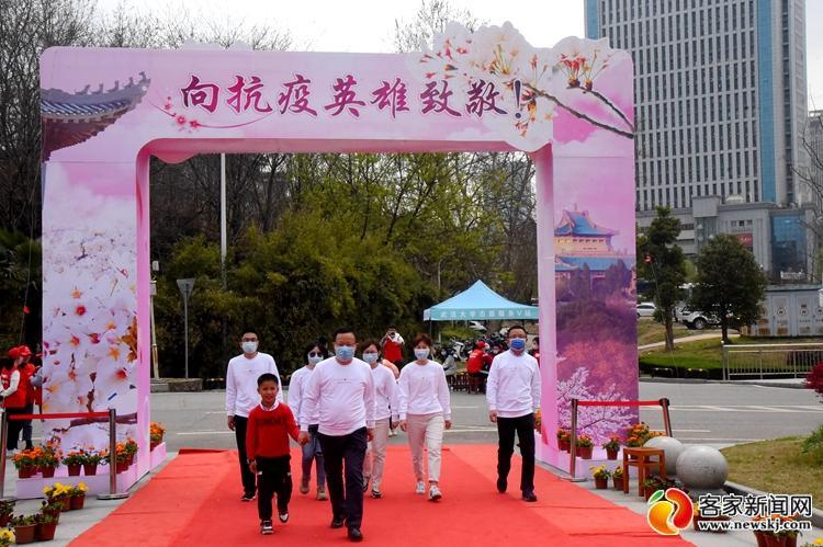 樱花为你绽放！江西省支援湖北医疗队赣州队员武大赏樱见闻