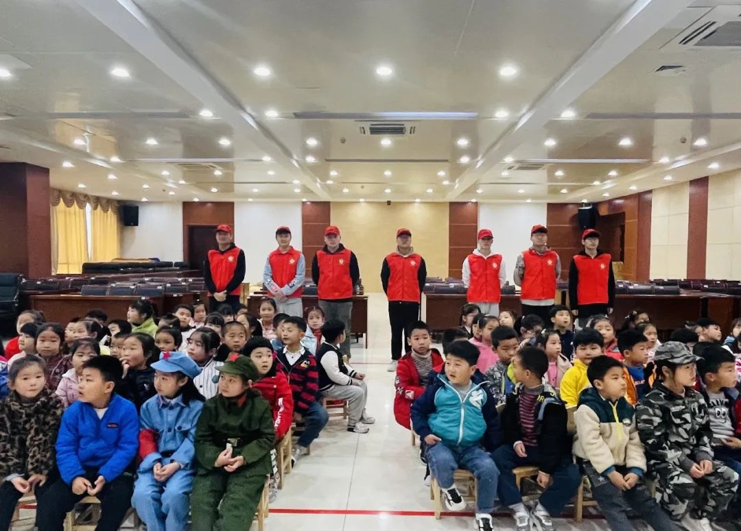 缅怀先烈——红色歌曲我来唱，英雄故事我来讲