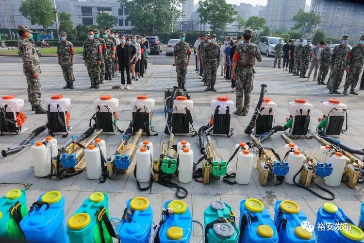 致敬！负重前行的抗疫队伍！