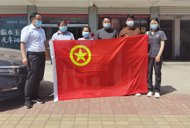 裕安区法院开展爱心迎“六一” 情暖学子心慰问活动