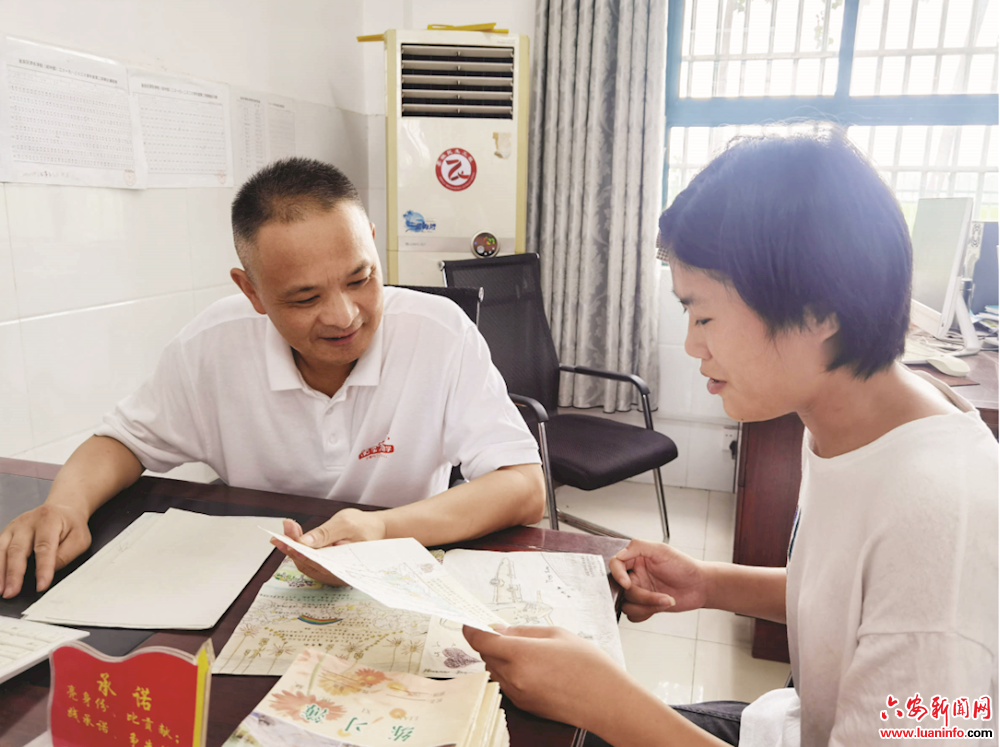 用爱心点亮乡村孩子的梦想 