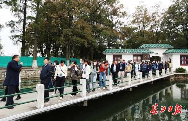  生态融合文旅创意，东湖的绿水青山让百城百媒总编感叹“生活真美好！”