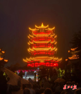  百城百名网媒总编：在黄鹤楼感受武汉精神