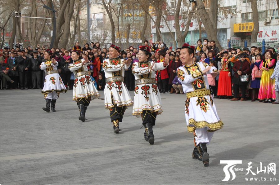 【新疆•非遗】麦西热甫在新疆，没有一支舞解决不了的事，如果有，就来两支