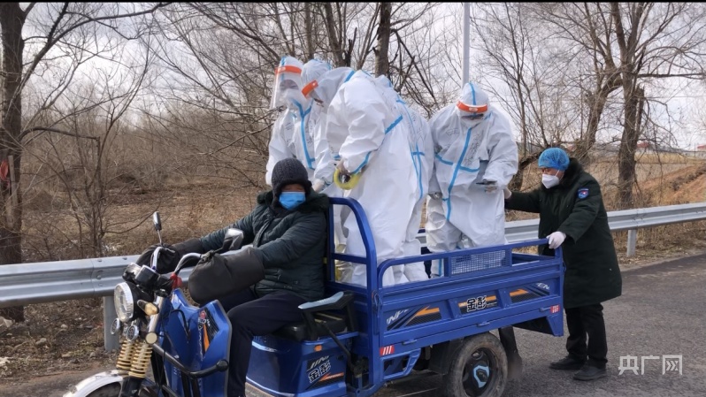 张世明和他的老兵抗疫小分队