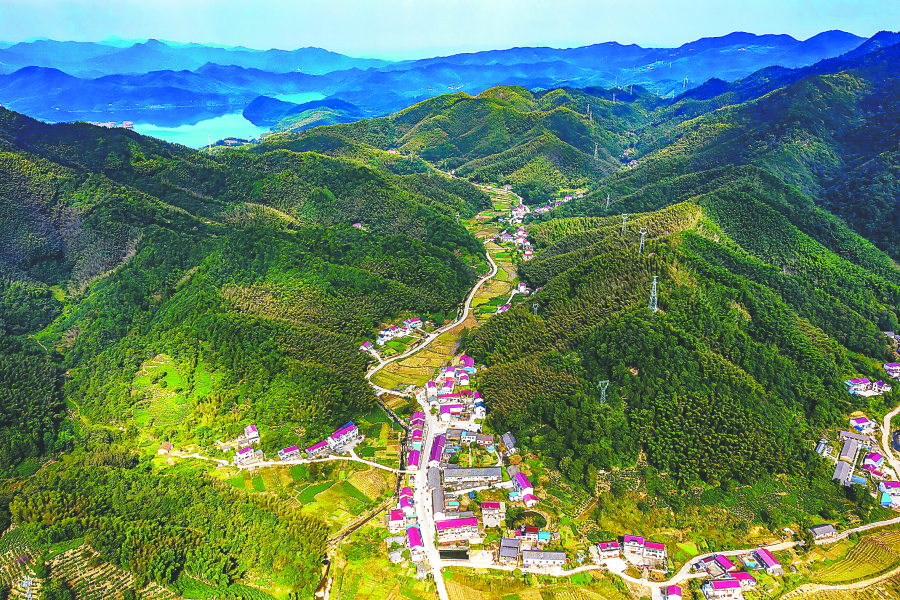 【看见小康 续写荣光】山路弯弯 展现乡村振兴新图景